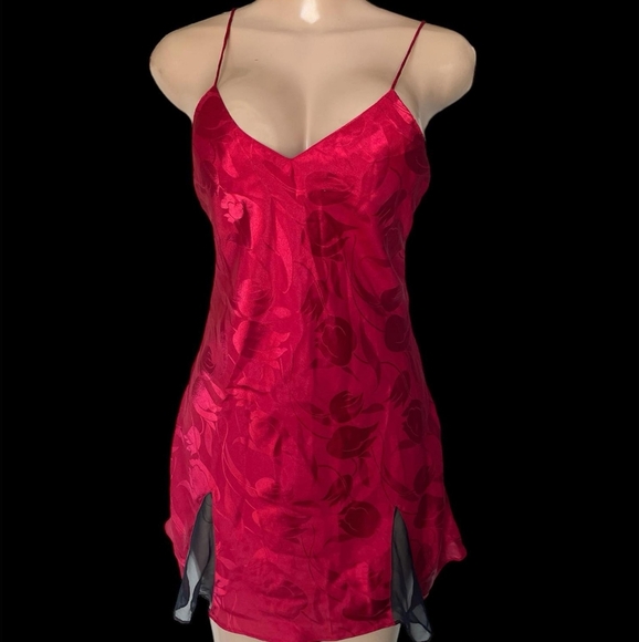 Victoria's Secret sleepwear - Picture 1 of 4